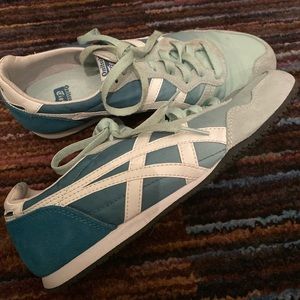 Teal ombré tennis shoes